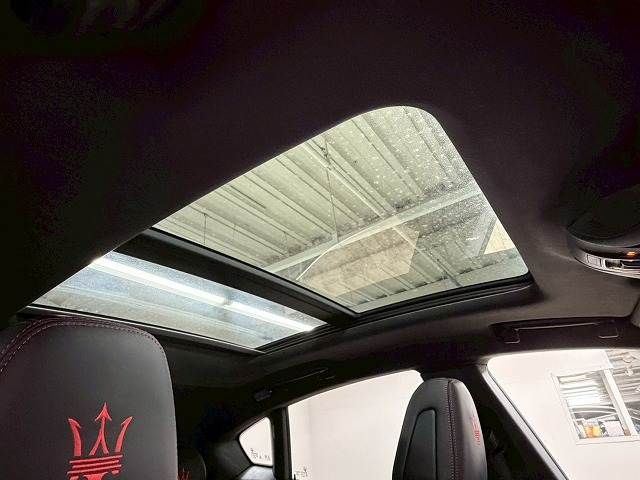 MASERATI LEVANTE 2018 Image 31