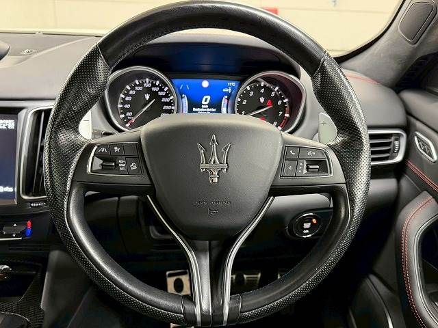 MASERATI LEVANTE 2018 Image 31