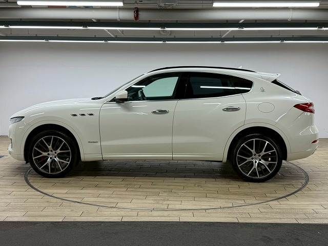 MASERATI LEVANTE 2018 Image 31