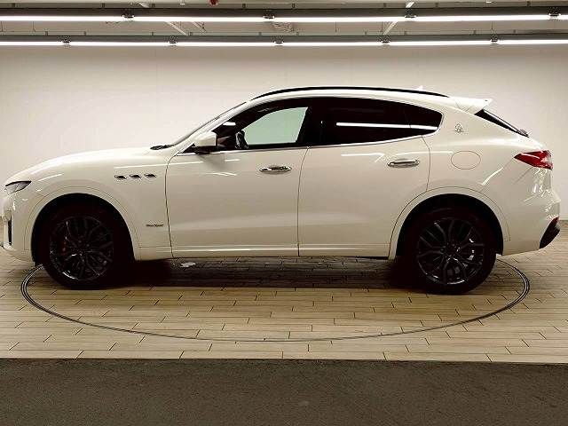 MASERATI LEVANTE 2019 Image 31
