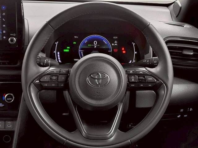 TOYOTA YARIS CROSS HYBRID 2025 Image 31