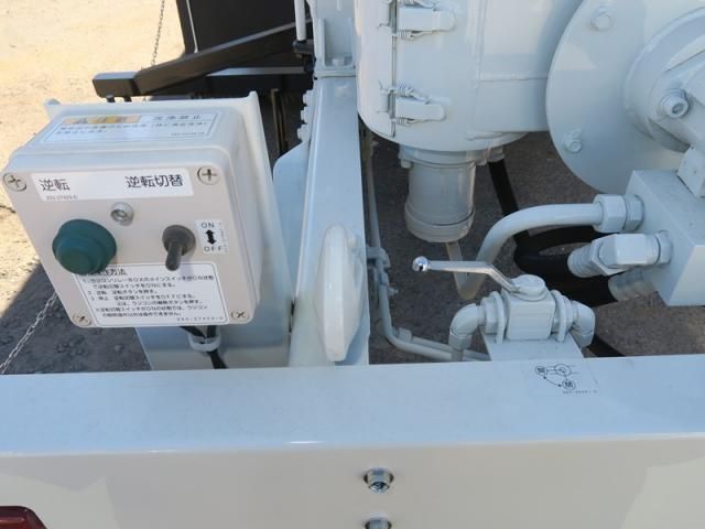 MITSUBISHI FUSOU SUPER GREAT 2025 Image 31