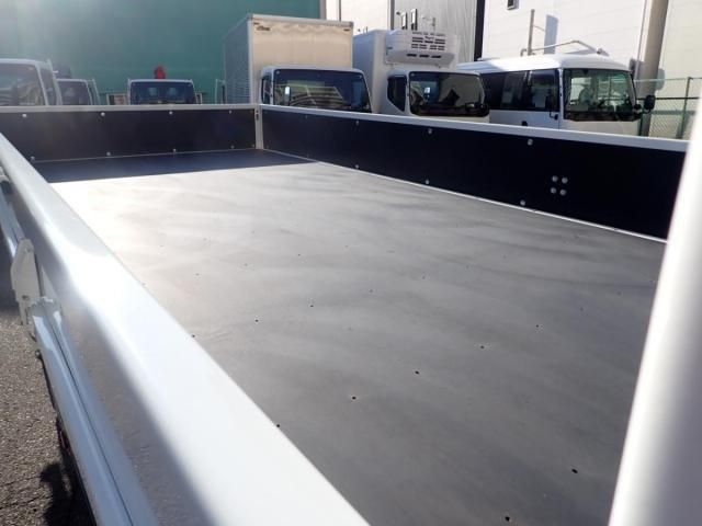 MITSUBISHI CANTER 2025 Image 31