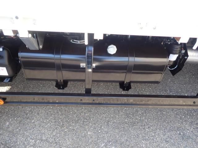 MITSUBISHI CANTER 2025 Image 31