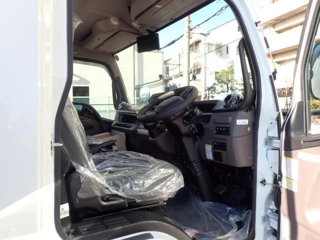 MITSUBISHI CANTER 2025 Image 31