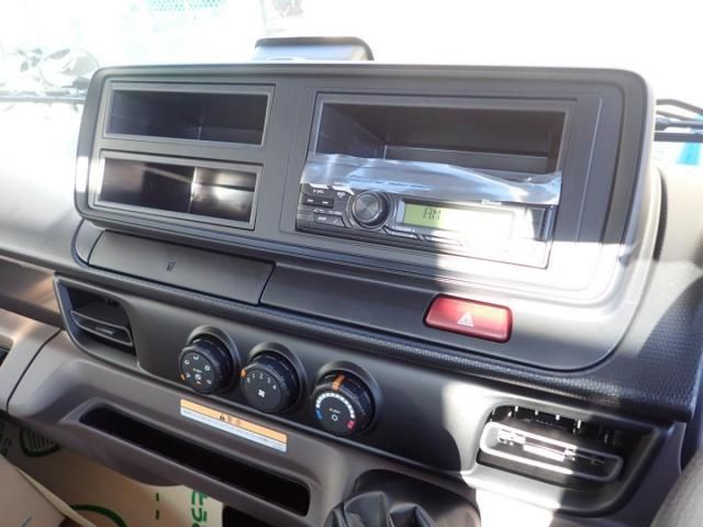 MITSUBISHI CANTER 2025 Image 31