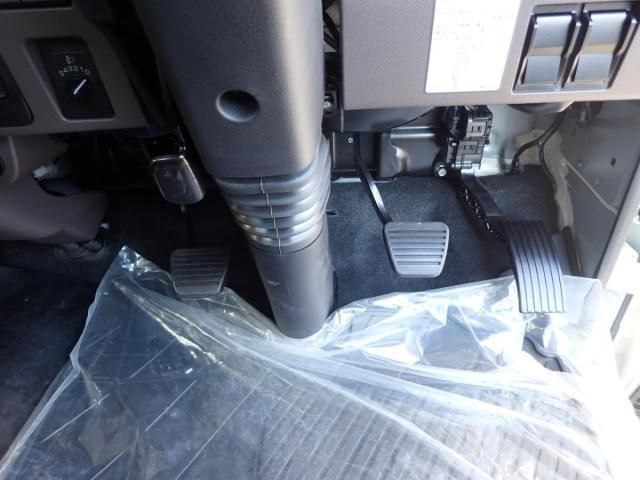 MITSUBISHI CANTER 2025 Image 31