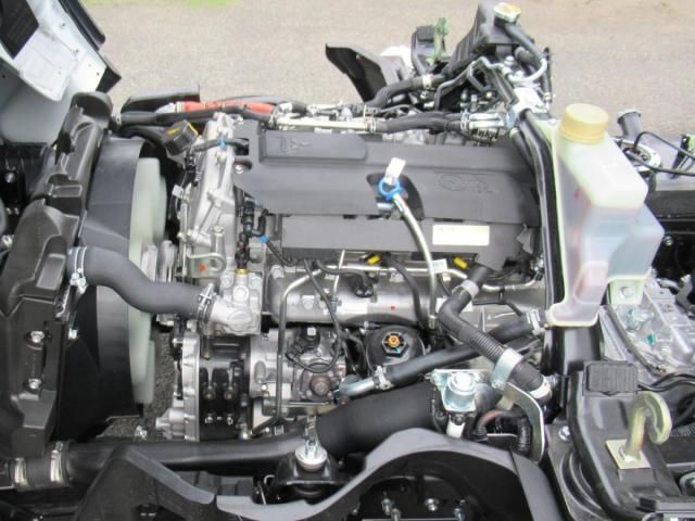 MITSUBISHI CANTER 2025 Image 31