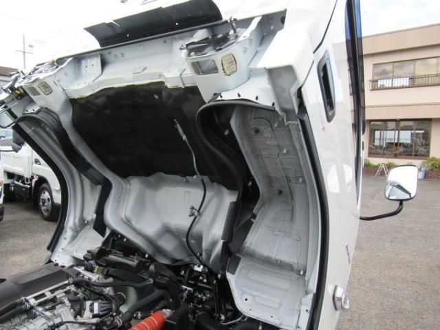 MITSUBISHI CANTER 2025 Image 31