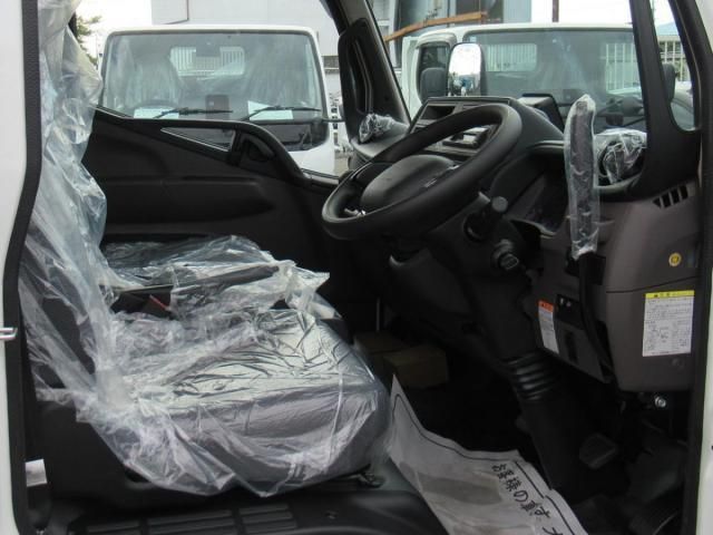 MITSUBISHI CANTER 2025 Image 31