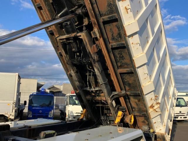 MITSUBISHI FUSOU SUPER GREAT 2022 Image 31