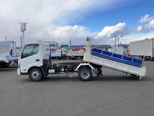 HINO DUTRO 2020 Image 31