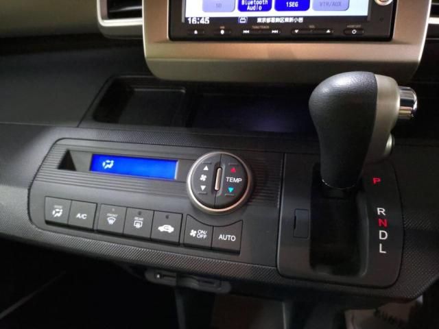 HONDA FREED SPIKE HYBRID 2014 Image 31