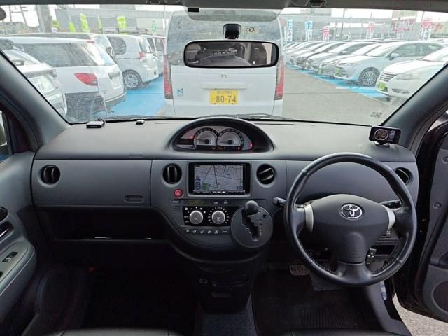 TOYOTA SIENTA 2012 Image 31