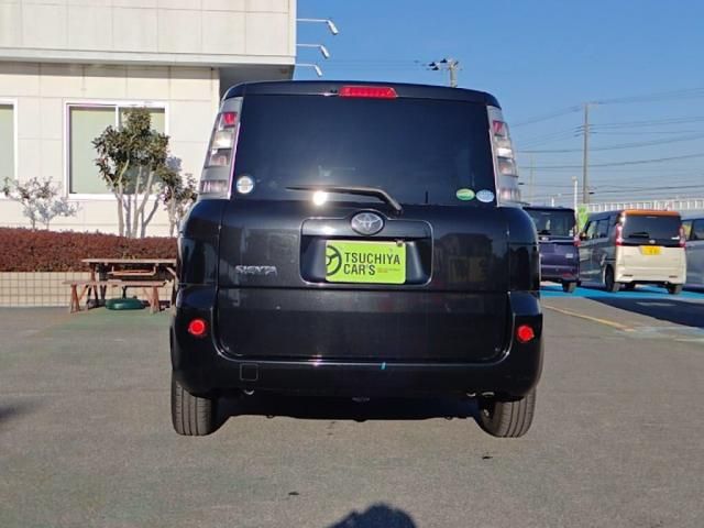 TOYOTA SIENTA 2012 Image 31