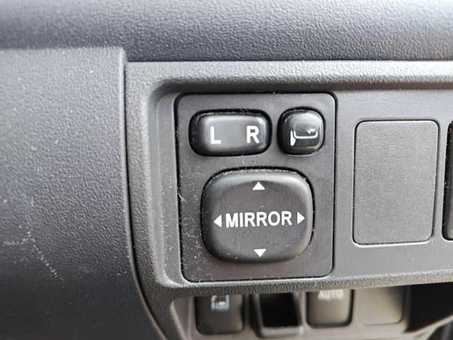 TOYOTA SIENTA 2012 Image 31