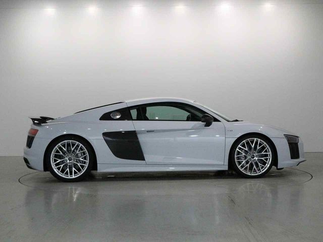 AUDI R8 2016 Image 31
