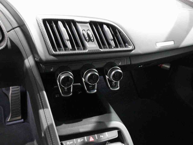 AUDI R8 2016 Image 31