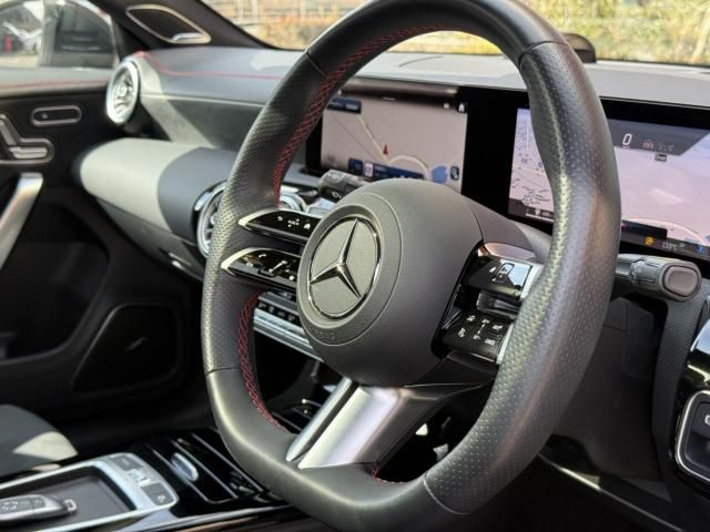 MERCEDES BENZ CLA CL 2024 Image 31