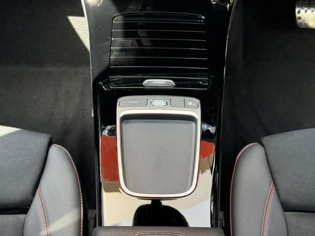 MERCEDES BENZ CLA CL 2024 Image 31