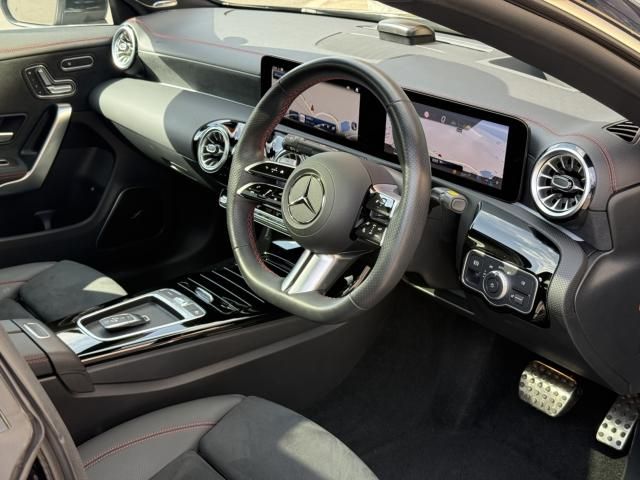MERCEDES BENZ CLA CL 2024 Image 31