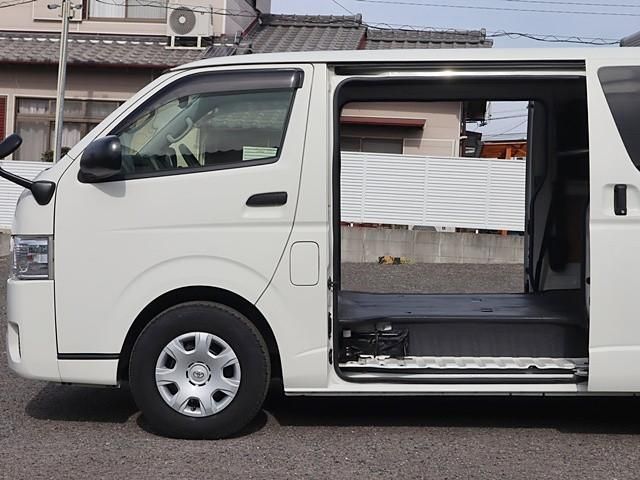 TOYOTA HIACE VAN 2WD 2020 Image 31