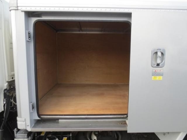 ISUZU ELF 2019 Image 31