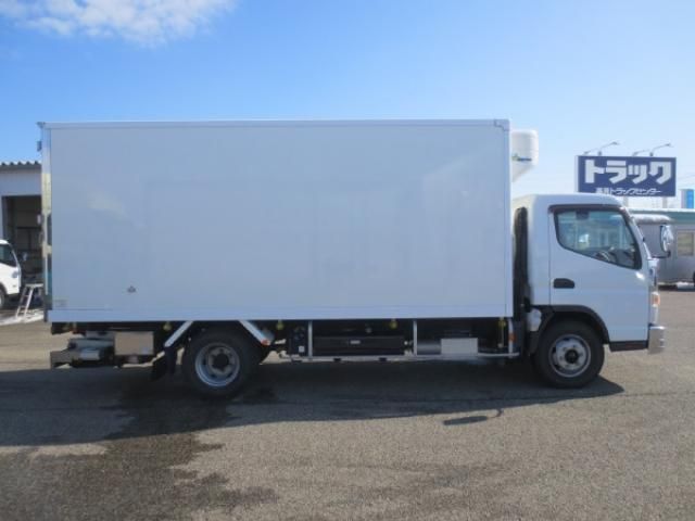 MITSUBISHI CANTER 2017 Image 31