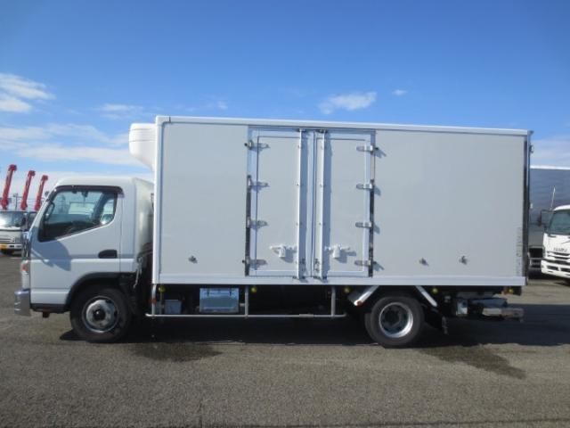MITSUBISHI CANTER 2017 Image 31