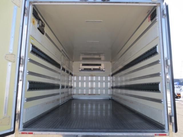 MITSUBISHI CANTER 2017 Image 31