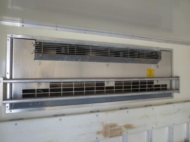 MITSUBISHI CANTER 2017 Image 31