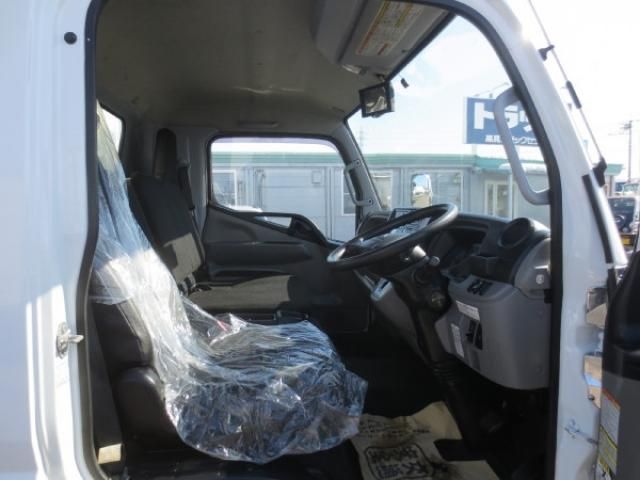 MITSUBISHI CANTER 2017 Image 31