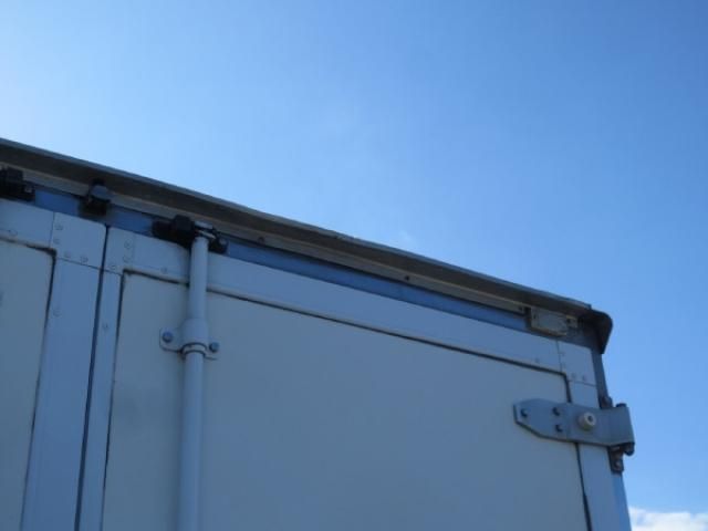 MITSUBISHI CANTER 2017 Image 31