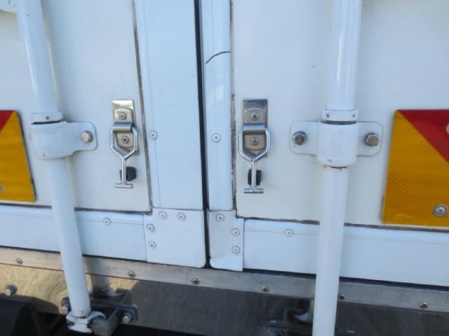 MITSUBISHI CANTER 2017 Image 31