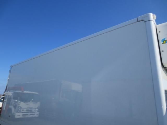 MITSUBISHI CANTER 2017 Image 31