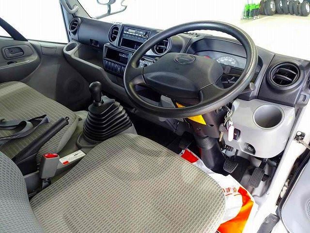 HINO DUTRO 2016 Image 31