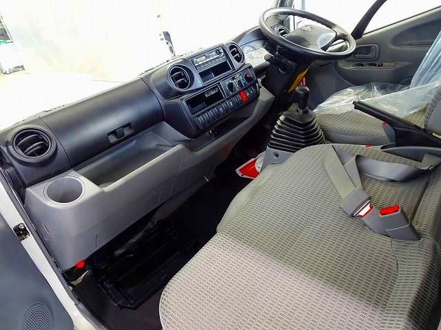 HINO DUTRO 2016 Image 31