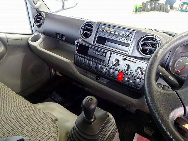 HINO DUTRO 2016 Image 31