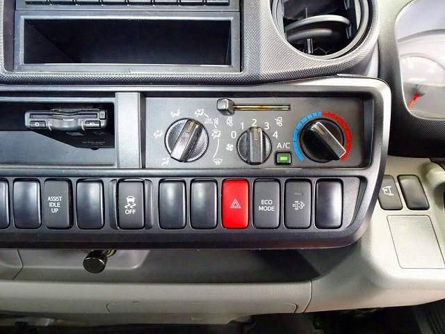 HINO DUTRO 2016 Image 31