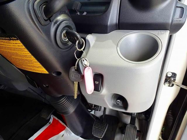 HINO DUTRO 2016 Image 31