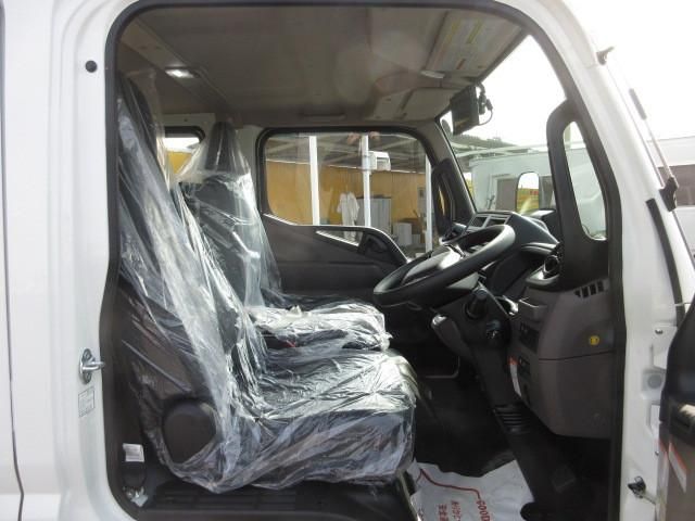 MITSUBISHI CANTER 2025 Image 31