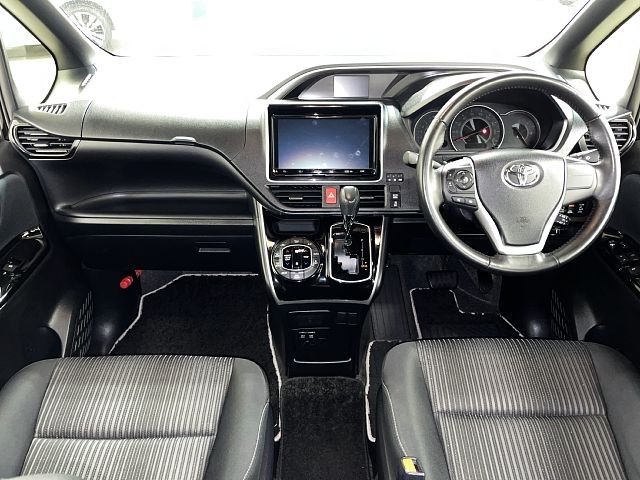 TOYOTA VOXY 2019 Image 31