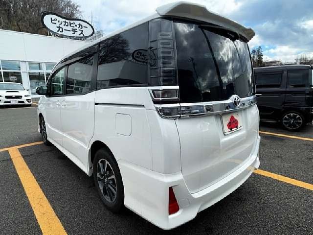 TOYOTA VOXY 2018 Image 31