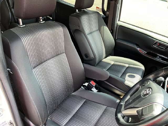 TOYOTA VOXY 2018 Image 31