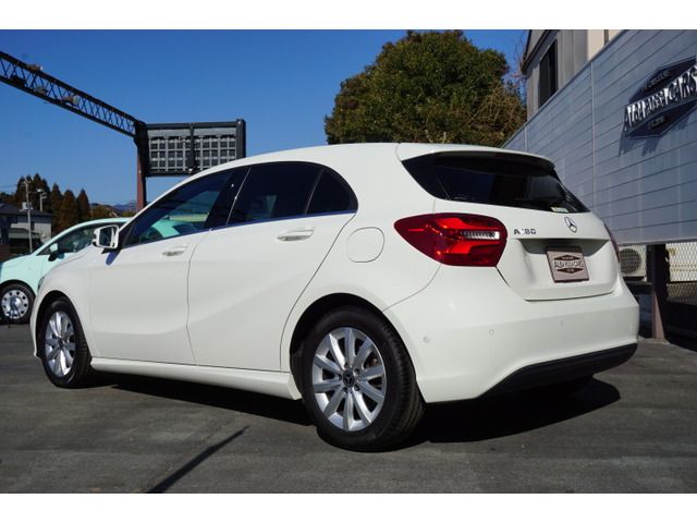 MERCEDES BENZ A CLAS 2017 Image 31