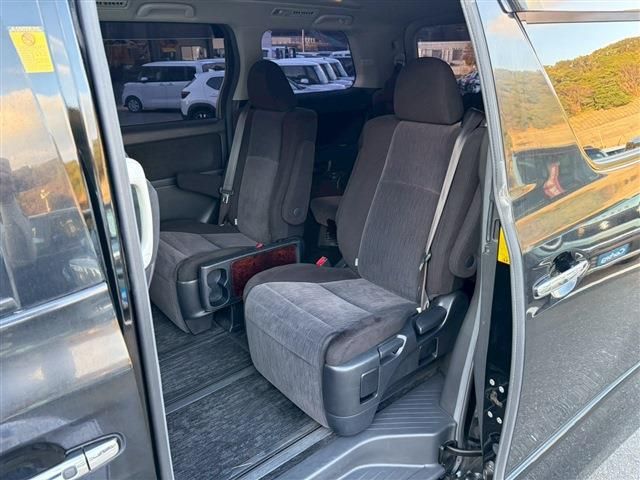 TOYOTA ALPHARD 2013 Image 31