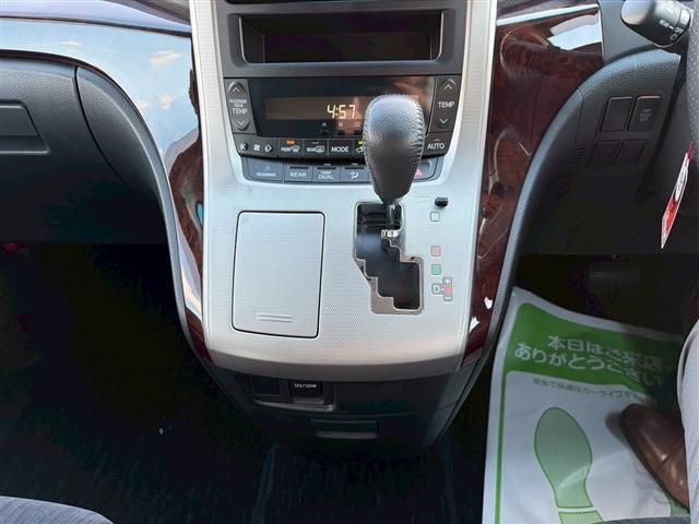TOYOTA ALPHARD 2013 Image 31