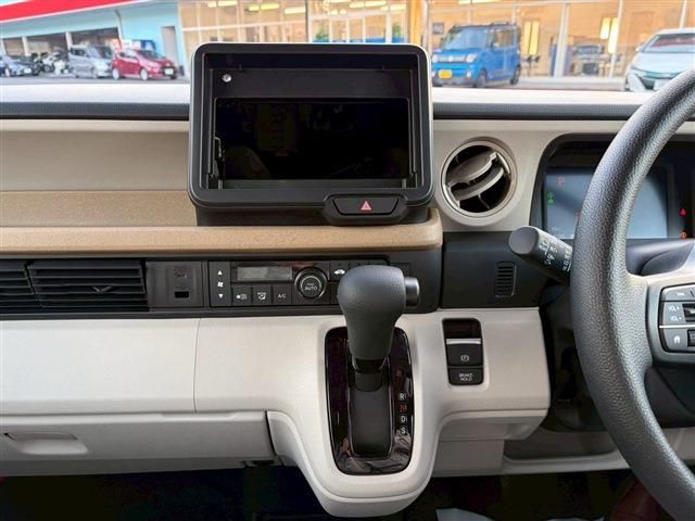 HONDA N BOX 2024 Image 31