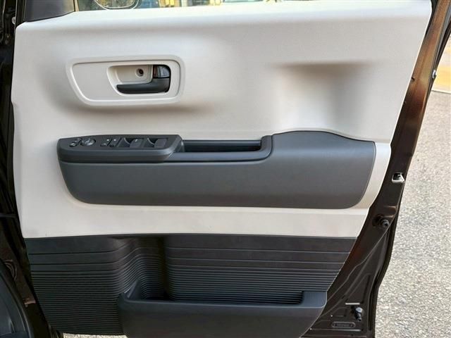 HONDA N BOX 2024 Image 31
