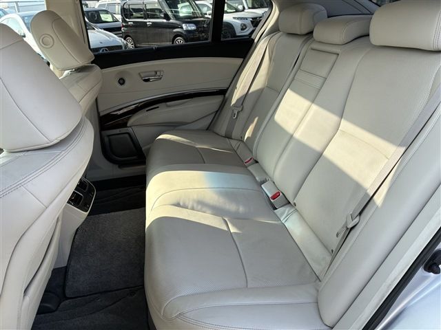 HONDA LEGEND HYBRID 2017 Image 31